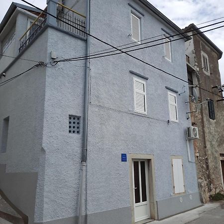 Apartmant Bionda Novi Vinodolski, Cozy And Nice Apartment For 4 People In The City Center Экстерьер фото