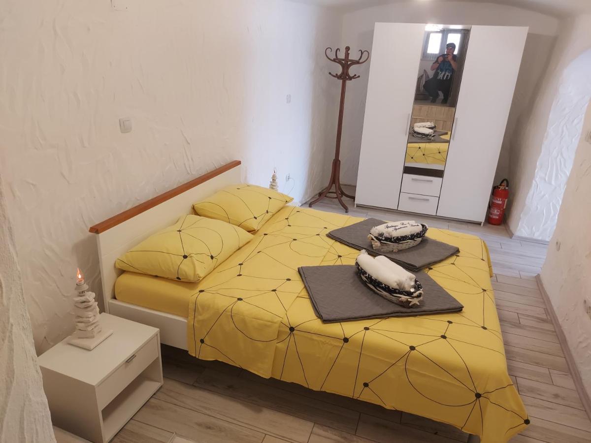 Apartmant Bionda Novi Vinodolski, Cozy And Nice Apartment For 4 People In The City Center Экстерьер фото