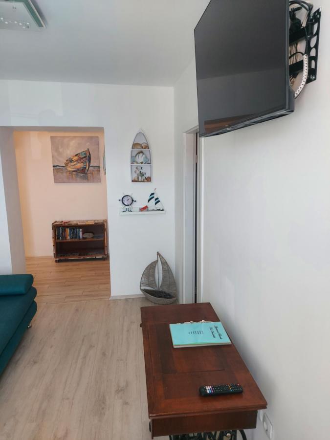 Apartmant Bionda Novi Vinodolski, Cozy And Nice Apartment For 4 People In The City Center Экстерьер фото